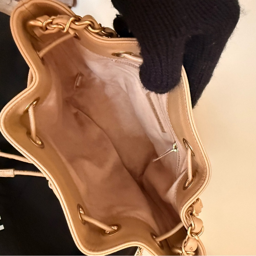 Chanel Tan 2019 Deauville Bucket Bag - Picture 8 of 16
